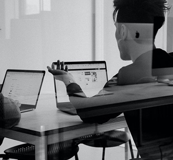 網站(zhàn)定制(zhì)開(kāi)發的(de)價格是(shì)多(duō)少(shǎo)？